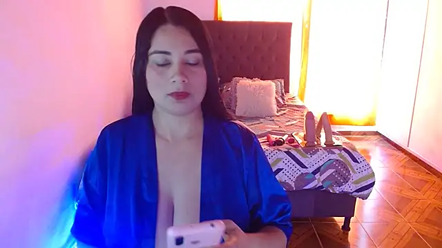 Snapshot of Kerly_Lopez chatting on 07.28.26 Kerly Lopez online show from 07.28.26