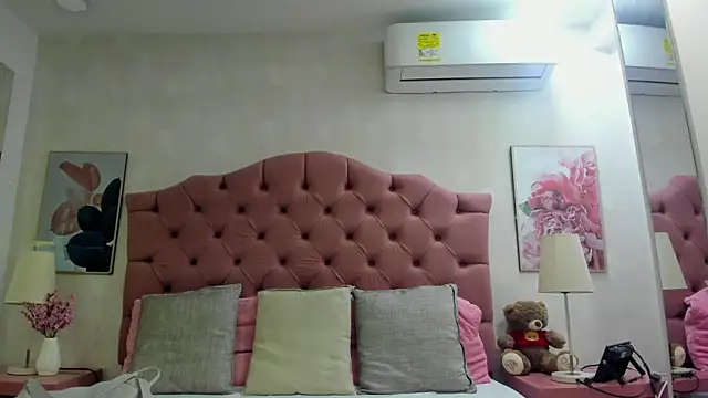 ThyaraJhons online show from 04.14.26