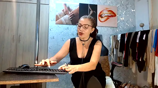 Snapshot of Samantabrown_ chatting on 07.24.26 Samantabrown online show from 07.24.26