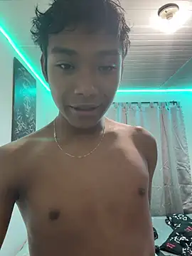 Snapshot of alejo_cute chatting on 05.15.26 alejo cute online show from 05.15.26