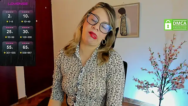 Chanelll Taylorr  online show from 02.11.25