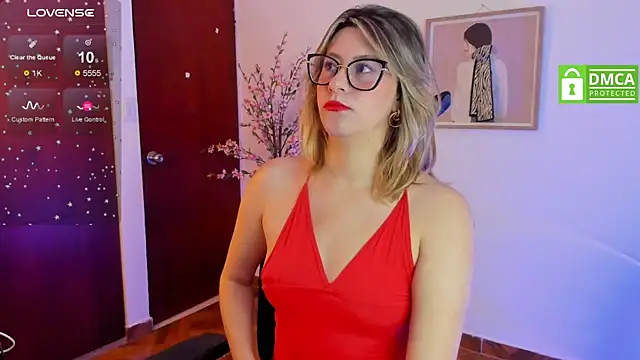 Chanelll Taylorr  online show from 03.07.25