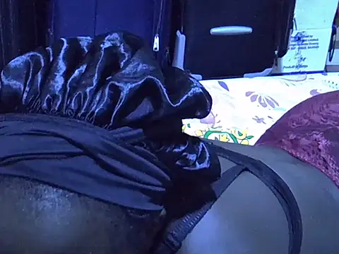 Snapshot of Adaline-Paris chatting on 12.20.25 Adaline-Paris online show from 12.20.25