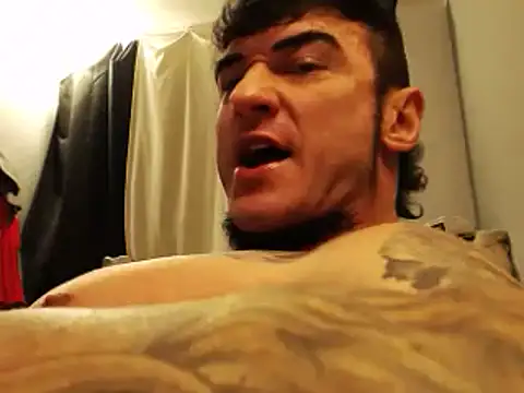 Snapshot of ballardbret chatting on 01.01.25 ballardbret online show from 01.01.25