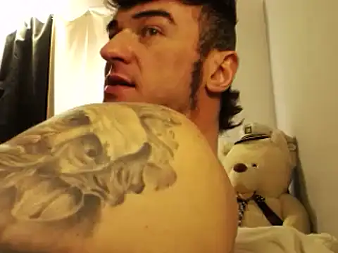 Snapshot of ballardbret chatting on 03.11.25 ballardbret online show from 03.11.25