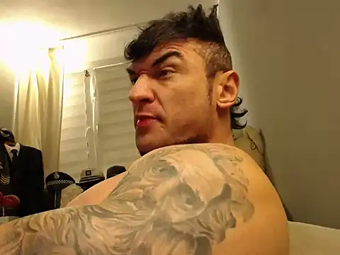 Snapshot of ballardbret chatting on 11.10.25 ballardbret online show from 11.10.25