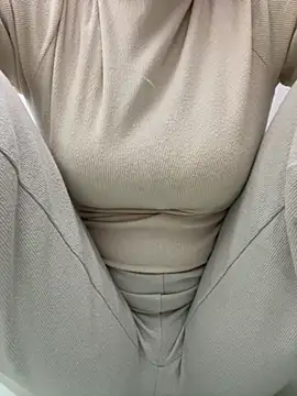 Milk Mom99 online show from 11.05.25