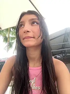 loly-yandere online show from 12.18.24