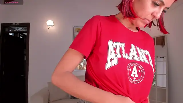 VictoriaMilan  online show from 02.06.25