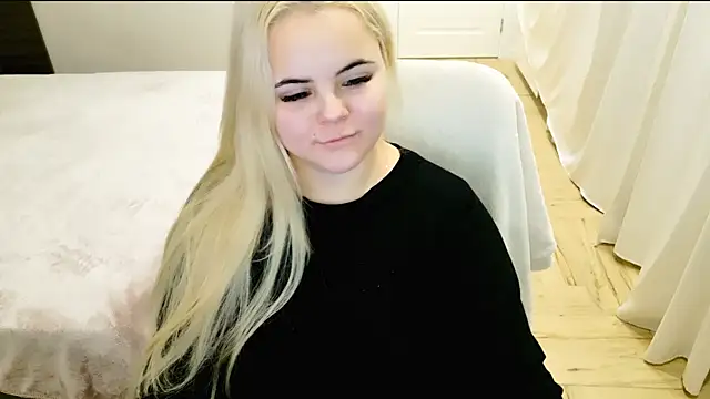 lovely-eyes online show from 12.19.24