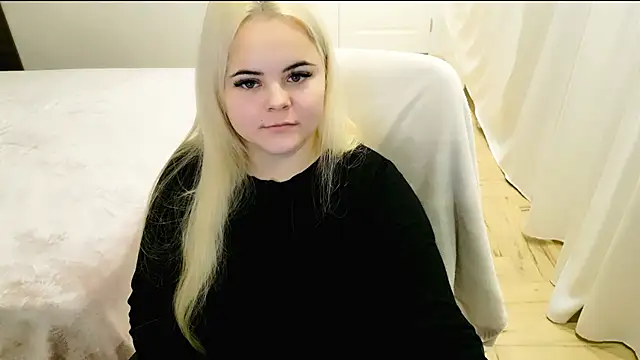 lovely-eyes online show from 12.21.24