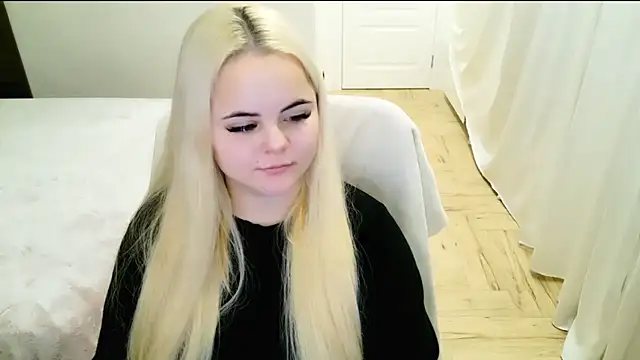 lovely-eyes online show from 12.30.24