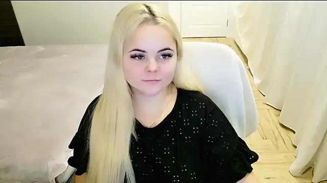 lovely-eyes online show from 01.03.25