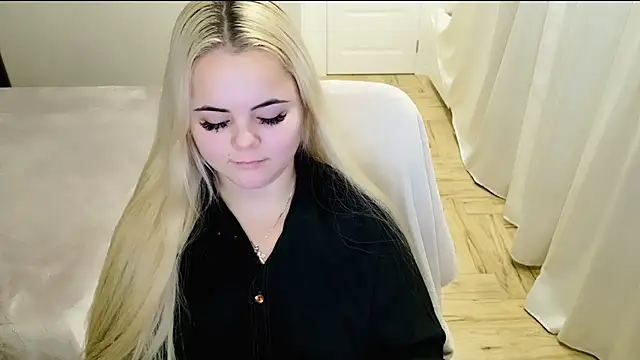 lovely-eyes online show from 01.12.25