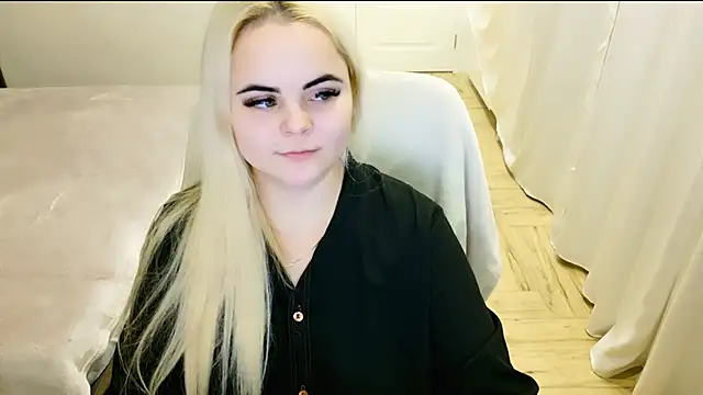 lovely-eyes online show from 02.13.25