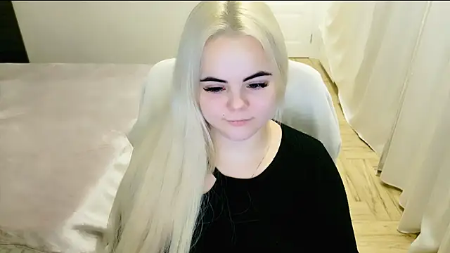 lovely-eyes online show from 02.28.25