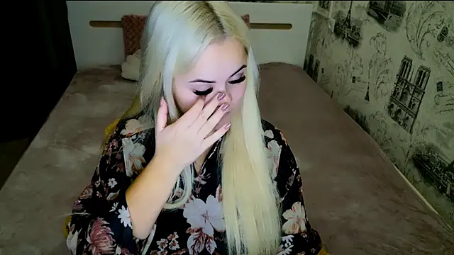 lovely-eyes online show from 09.18.25