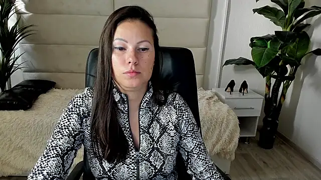 Snapshot of Dana__dom chatting on 09.26.25 Dana  dom online show from 09.26.25