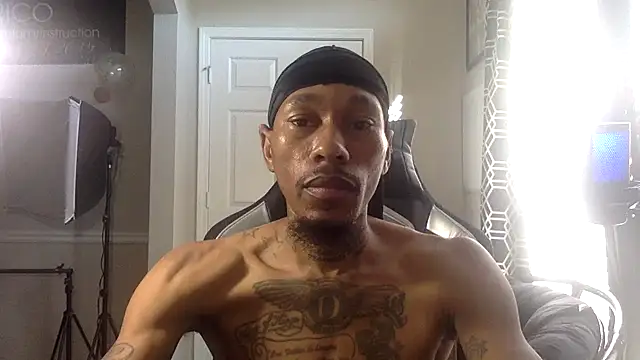 Snapshot of KingDerRico chatting on 01.13.26 KingDerRico online show from 01.13.26