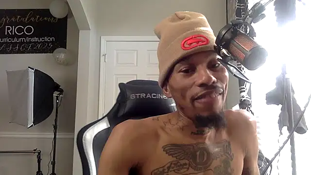 Snapshot of KingDerRico chatting on 02.09.26 KingDerRico online show from 02.09.26