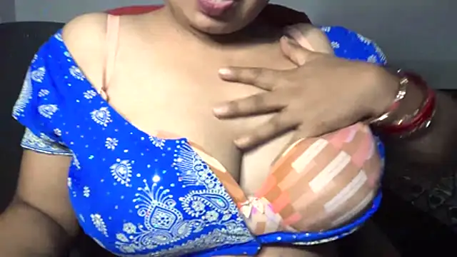 Snapshot of Gulaboo_bhabi chatting on 07.19.26 Gulaboo bhabi online show from 07.19.26