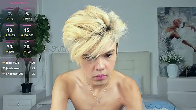 Felix Rey online show from 03.15.25