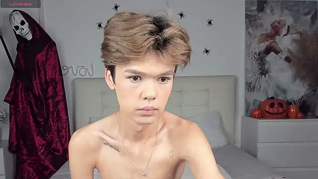 Felix Rey online show from 10.31.25