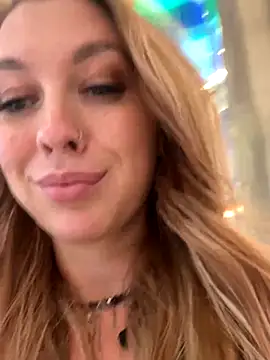 Snapshot of Sweet___Emily chatting on 12.03.24 Sweet   Emily online show from 12.03.24