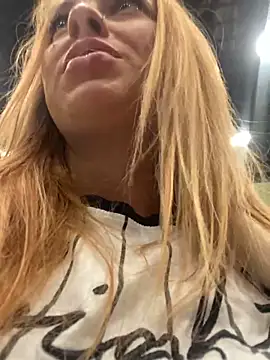 Snapshot of Sweet___Emily chatting on 12.06.24 Sweet   Emily online show from 12.06.24