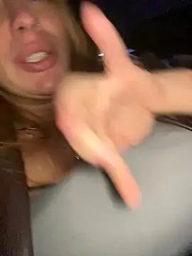 Snapshot of Sweet___Emily chatting on 12.12.24 Sweet   Emily online show from 12.12.24