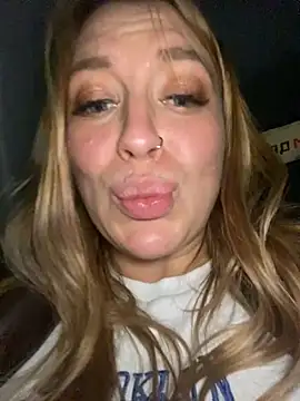 Snapshot of Sweet___Emily chatting on 01.17.25 Sweet   Emily online show from 01.17.25