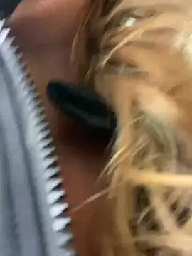 Snapshot of Sweet___Emily chatting on 01.22.25 Sweet   Emily online show from 01.22.25