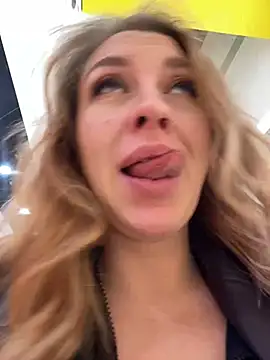 Snapshot of Sweet___Emily chatting on 01.27.25 Sweet   Emily online show from 01.27.25