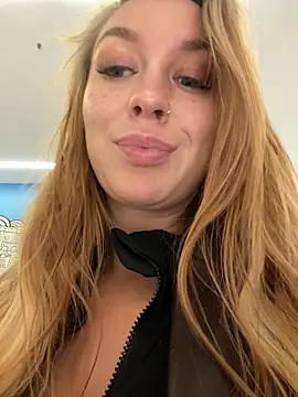 Snapshot of Sweet___Emily chatting on 02.11.25 Sweet   Emily online show from 02.11.25