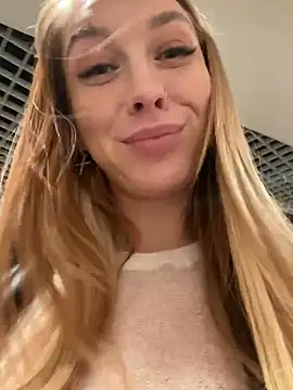 Snapshot of Sweet___Emily chatting on 02.13.25 Sweet   Emily online show from 02.13.25