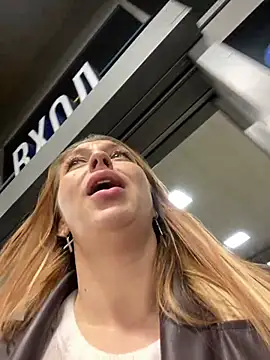 Snapshot of Sweet___Emily chatting on 02.13.25 Sweet   Emily online show from 02.13.25