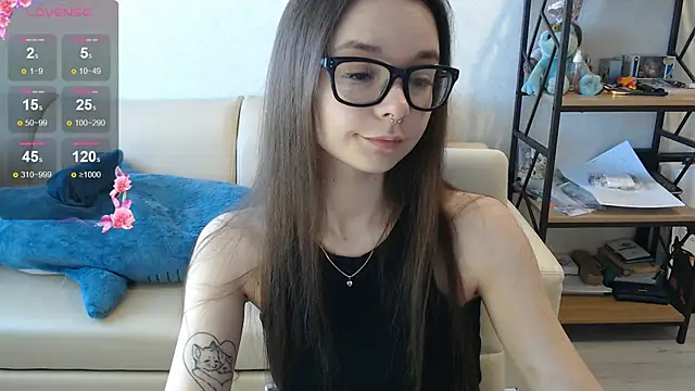 Snapshot of Amarieni chatting on 01.04.25 Amarieni online show from 01.04.25