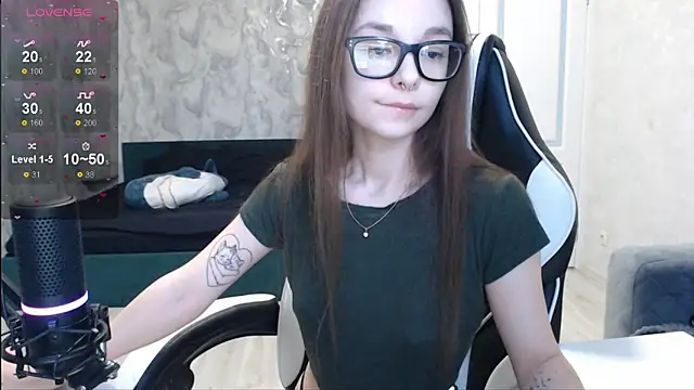 Snapshot of Amarieni chatting on 02.06.25 Amarieni online show from 02.06.25