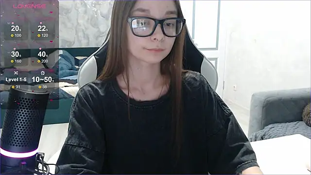 Snapshot of Amarieni chatting on 02.27.25 Amarieni online show from 02.27.25