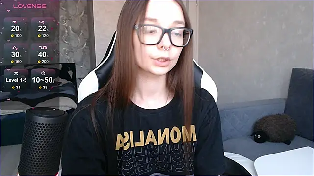 Snapshot of Amarieni chatting on 03.08.25 Amarieni online show from 03.08.25