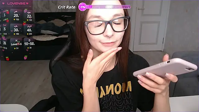 Snapshot of Amarieni chatting on 09.17.25 Amarieni online show from 09.17.25