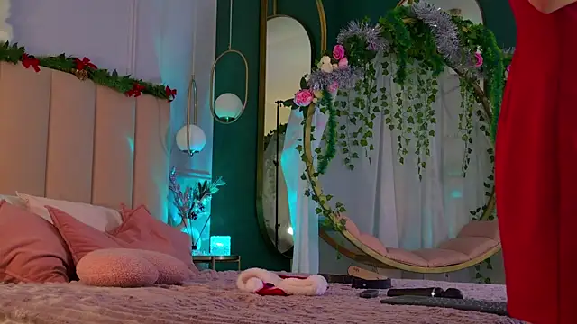 Eva Natsumi online show from 12.27.24