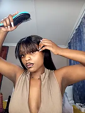 Snapshot of Queen-Chocolate chatting on 01.12.25 Queen-Chocolate online show from 01.12.25