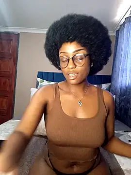 Snapshot of Queen-Chocolate chatting on 01.25.25 Queen-Chocolate online show from 01.25.25