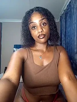 Snapshot of Queen-Chocolate chatting on 01.30.25 Queen-Chocolate online show from 01.30.25