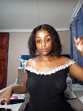 Snapshot of Queen-Chocolate chatting on 01.30.25 Queen-Chocolate online show from 01.30.25