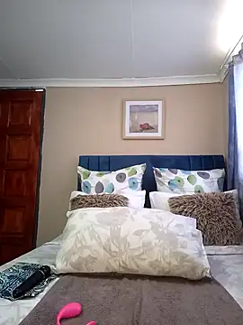 Snapshot of Queen-Chocolate chatting on 01.31.25 Queen-Chocolate online show from 01.31.25