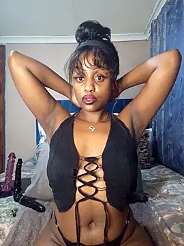 Snapshot of Queen-Chocolate chatting on 03.07.25 Queen-Chocolate online show from 03.07.25