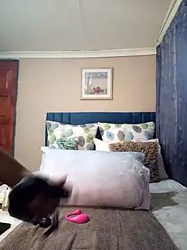 Snapshot of Queen-Chocolate chatting on 03.22.25 Queen-Chocolate online show from 03.22.25