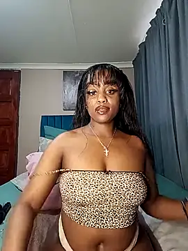 Snapshot of Queen-Chocolate chatting on 09.20.25 Queen-Chocolate online show from 09.20.25